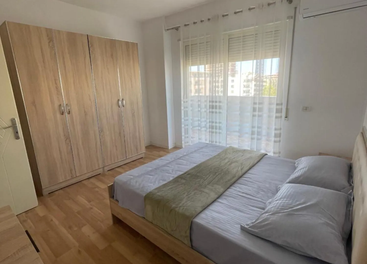 Roy Apartments IV Durrës
