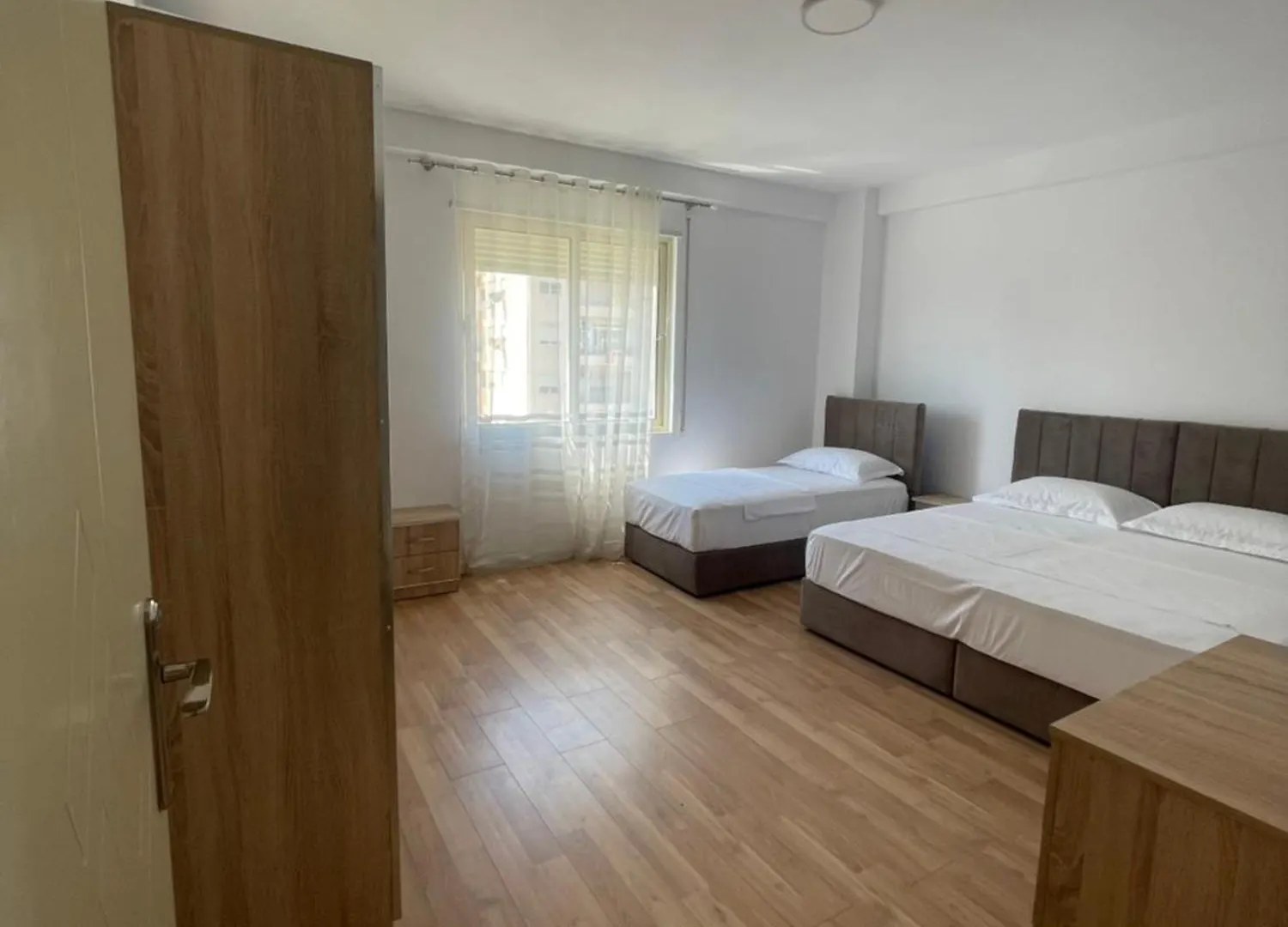 Roy Apartments IV Durrës