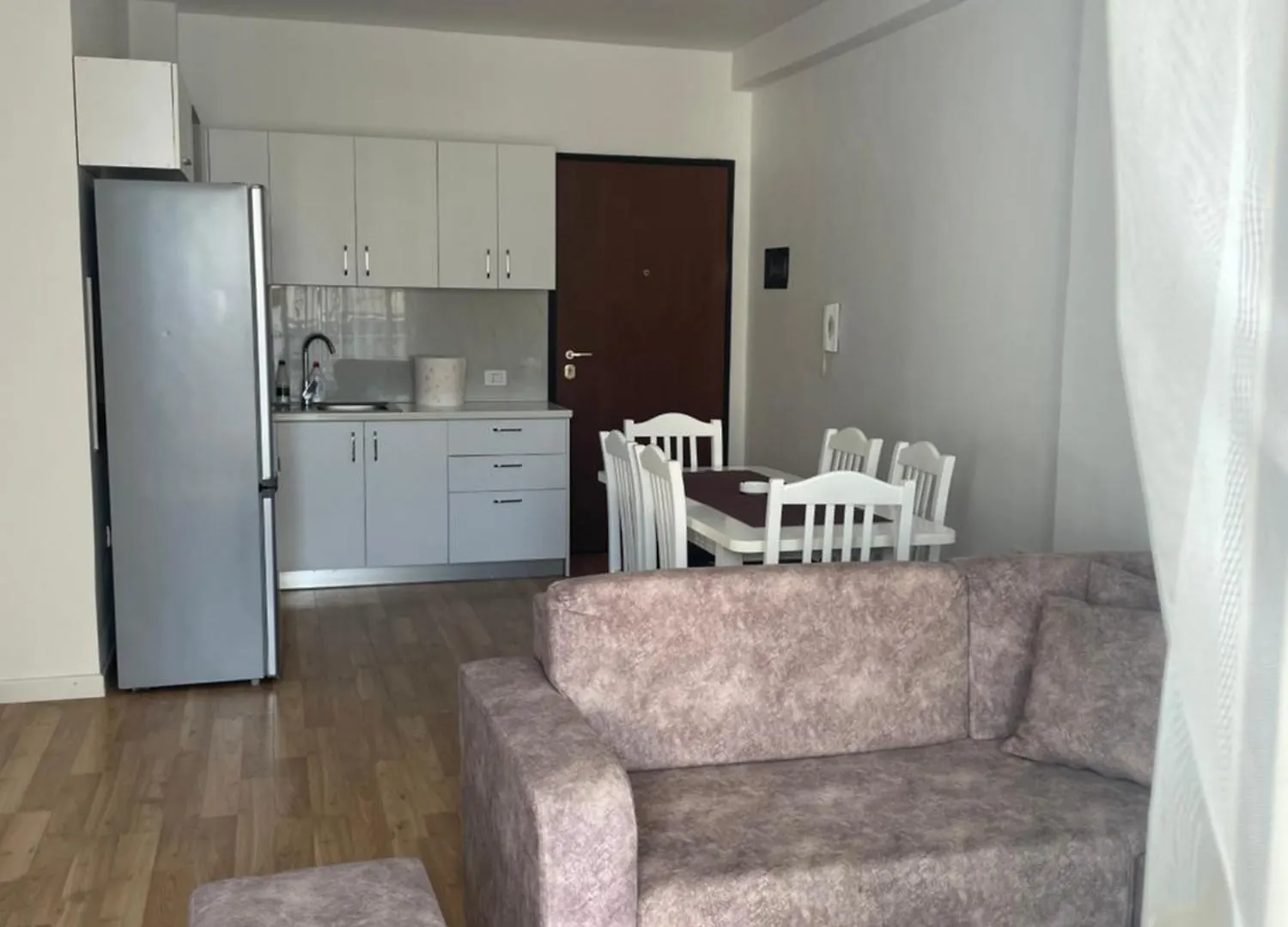 Roy Apartments IV Durrës