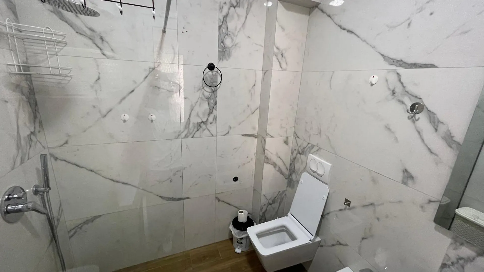 Roy Apartments IV Durrës