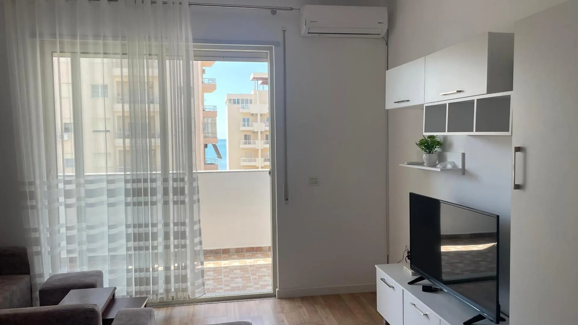 Roy Apartments IV Durrës